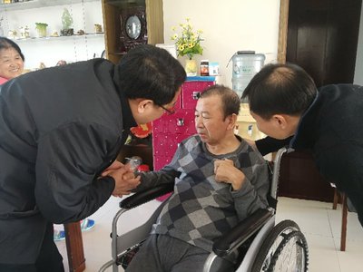 走访慰问吴星杰老师